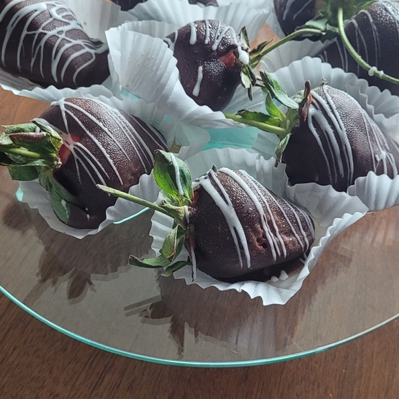 Partylite Beautiful GlassTray For Desserts, Cakes, Strawberries, Candles - Picture 5 of 8